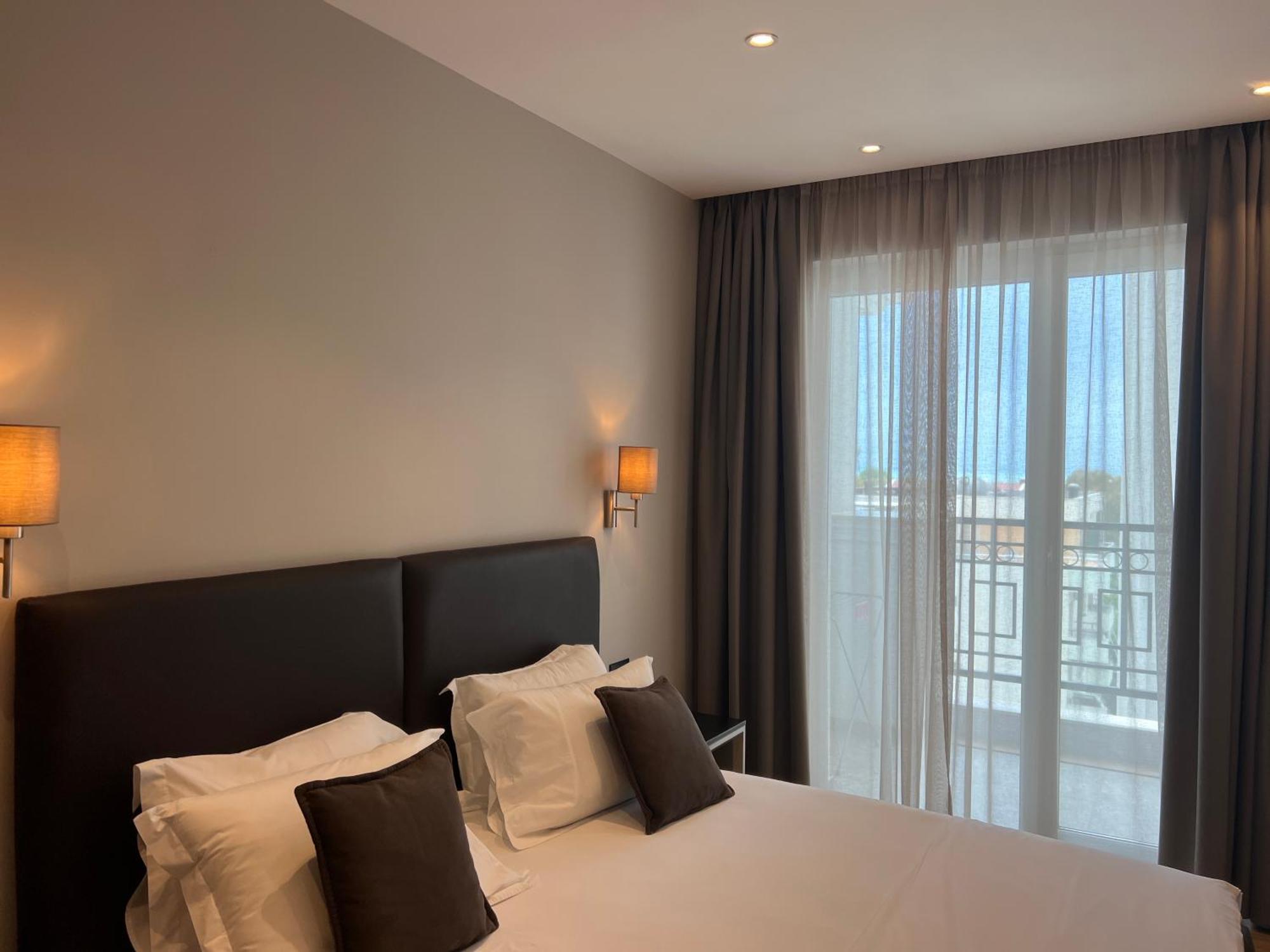 Coastline Luxury Apart Hotel Golem  Ngoại thất bức ảnh
