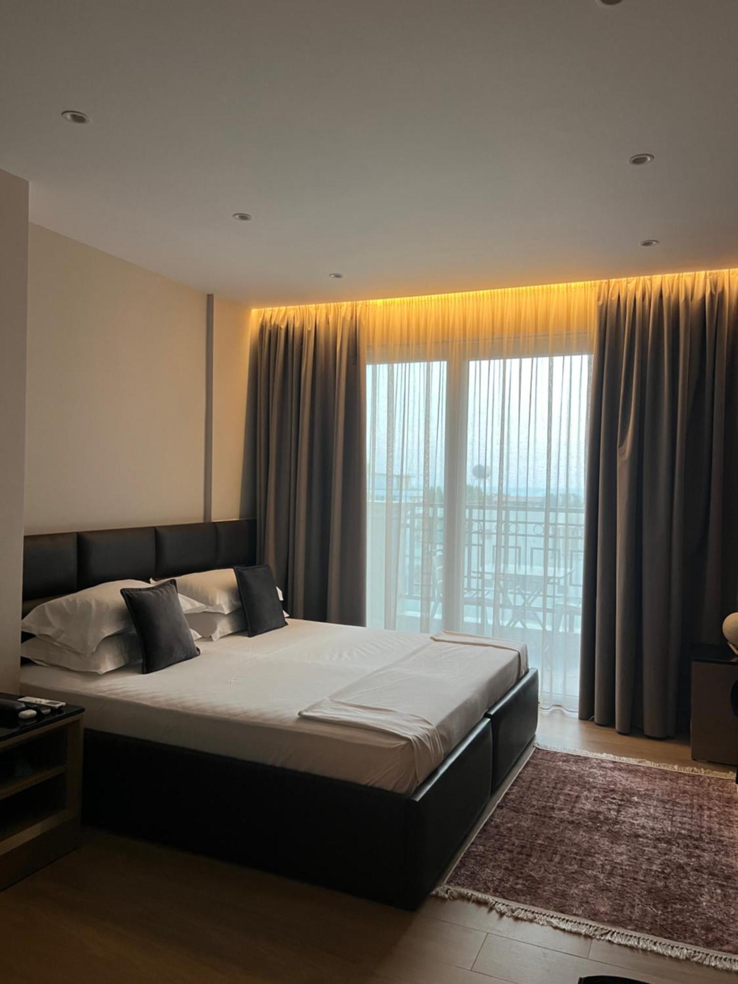 Coastline Luxury Apart Hotel Golem  Ngoại thất bức ảnh