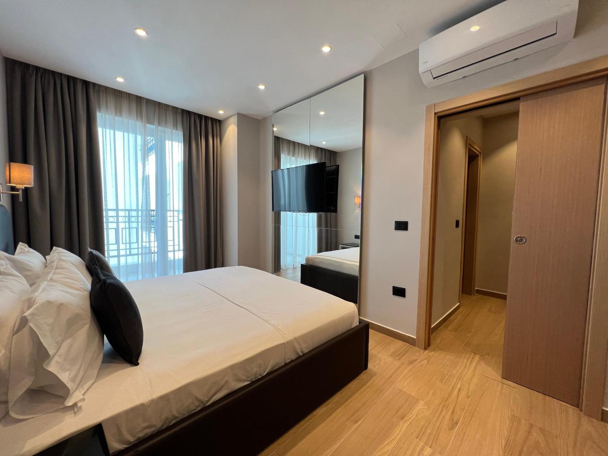 Coastline Luxury Apart Hotel Golem  Ngoại thất bức ảnh